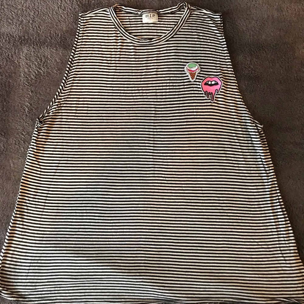 Sleeveless striped black & white shirt w/ patches